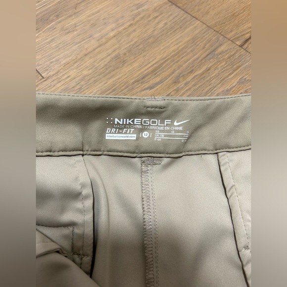 Size 12 Nike golf shorts, Bermuda shorts - Picture 6 of 11